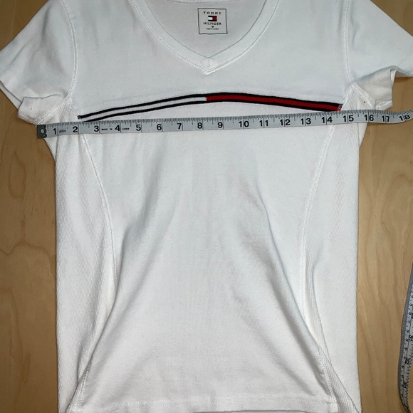 2/$20 TOMMY HILFIGER White Top V-Neck - Picture 12 of 14